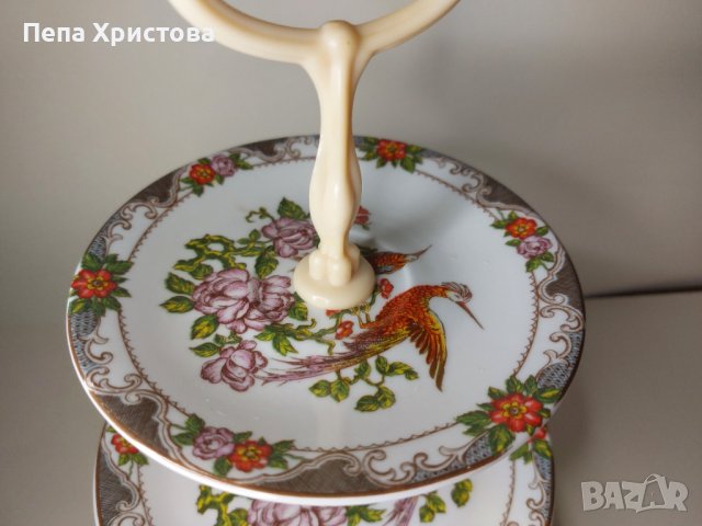 Порцеланова триетажна поставка Чехия, снимка 4 - Прибори за хранене, готвене и сервиране - 40685418