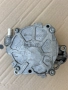 03L145100. Вакуум помпа за Vw Туран 1.6 TDI. 105кс. 2010-2015г. , снимка 1