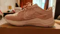W NIKE DOWNSHIFTER 12 бледо розови Номер 41 Дамски летни маратонки /сникърси, снимка 6