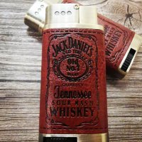 Газови ветроустойчиви запалки. Метални с кожена обвивка и емблеми на Jack Daniels, снимка 7 - Запалки - 34532523