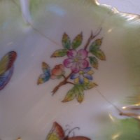 Винтидж чиния за бонбони Херенд, унгарска кралица Виктория, ръчно рисувана форма на листа, златен ръ, снимка 3 - Антикварни и старинни предмети - 38849171