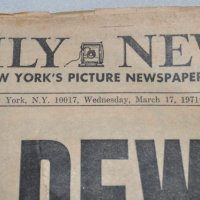 Вестник Daily News 17.03.1971г., снимка 2 - Други ценни предмети - 41350471