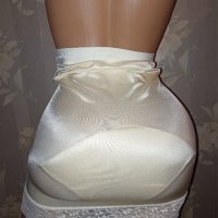 Certifit M- Сатенена оформяща пола с вшити бикини , снимка 2 - Бельо - 41315589