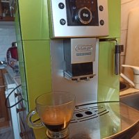 Кафеавтомат Делонги Перфекта, работи отлично и прави хубаво кафе с каймак , снимка 2 - Кафемашини - 41207670