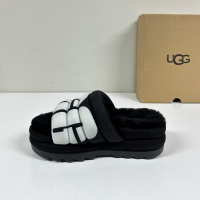 UGG Maxi Slide Logo, снимка 2 - Чехли - 44550161