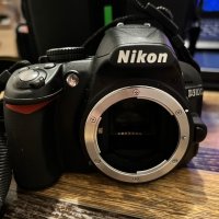 Фотоапарат Nikon D3100 - Почти Нов, Само 5500 Кадъра, снимка 2 - Фотоапарати - 41559664