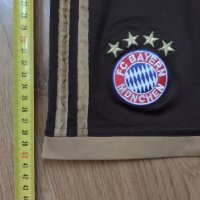 Bayern Munchen / ADIDAS / детски футболни шорти на Байерн Мюнхен за ръст 152см., снимка 2 - Детски къси панталони - 41925014