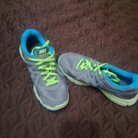 Дамски маратонки Nike, снимка 1 - Маратонки - 36398184