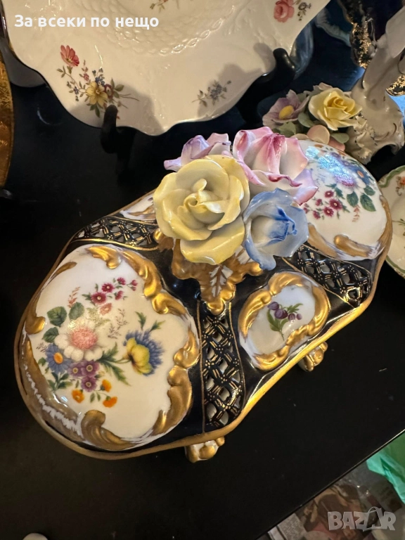 Dresden Porcelain RK Richard Klemm Germany  Circa 1904 Oval Footed Lidded Dresser Jewelry Код P1746, снимка 1