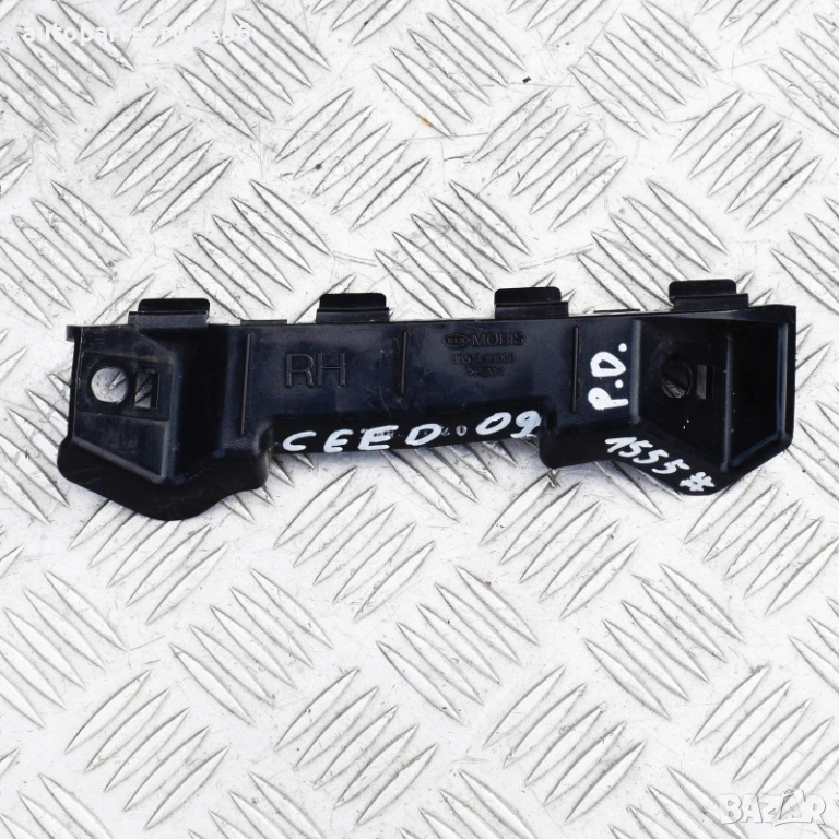 Дясна странична конзола за предна броня за KIA Ceed 1.6 CRDi (2008) 86518-1H000, снимка 1