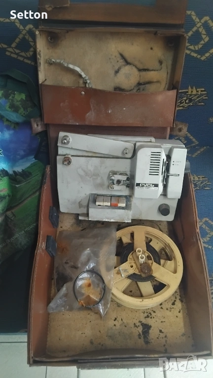 Прожекционен апарат - РУСЬ 8мм, снимка 1