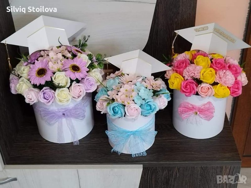 Букети със сапунени цветя за абитуриенти и абсолвенти, снимка 1