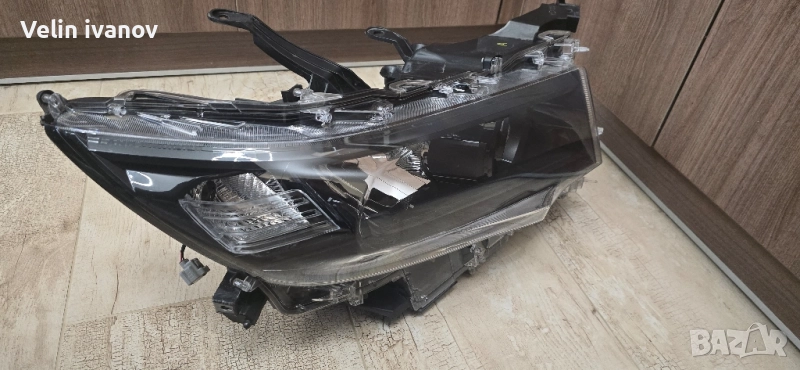 десен фар за тойота Land Cruiser, снимка 1