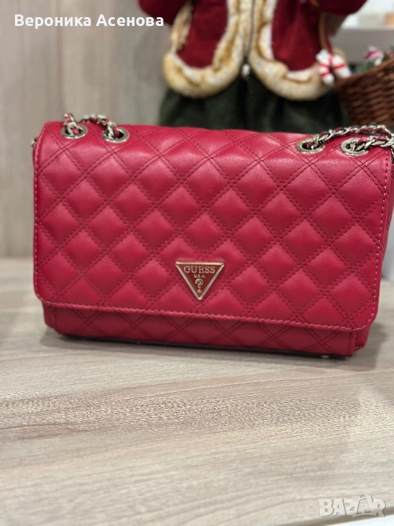 Червено бижу чанта Guess, снимка 1