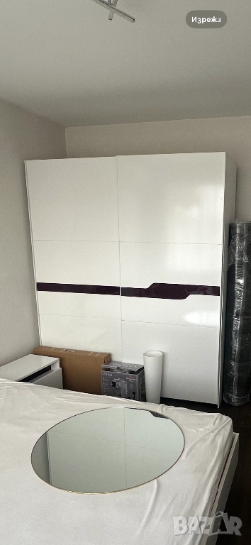 Бял гардероб с плъзгащи врати, снимка 1