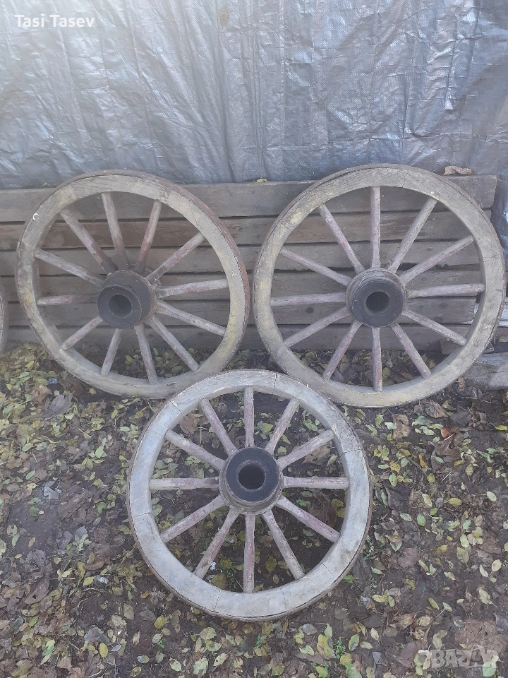 Колела от дървена каруца, снимка 1