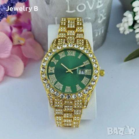 Дамски часовник с кристали