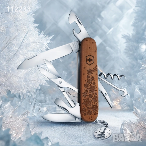 Victorinox Winter Magic Limited Edition Climber Wood 2025, снимка 3 - Ножове - 53525564