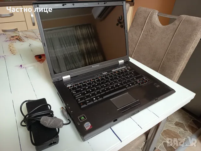 Стари лаптопи и два таблета