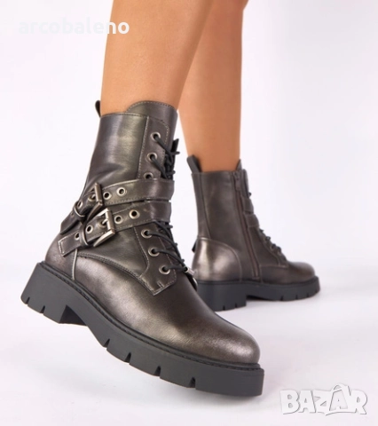 Дамски боти на платформа в цвят металик с декоративни катарами Ruthy