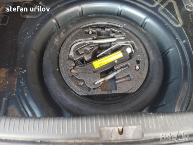 VW Golf 5 1.6 FSI, снимка 8 - Автомобили и джипове - 53615212