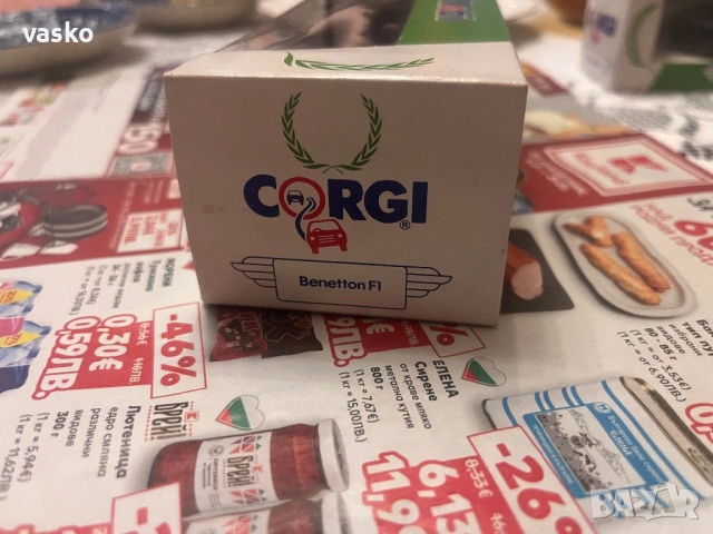 Английско Корги 1:43 Benetton F1, снимка 5 - Колекции - 53250283