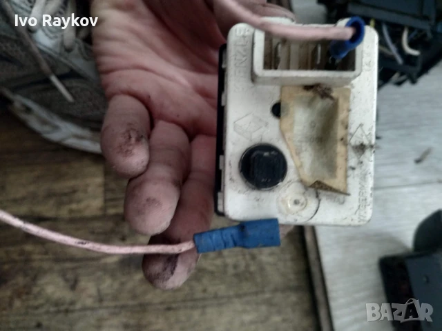 Ретро часовник за Рено 19 RENAULT 19 Mk II , снимка 2 - Части - 51055570