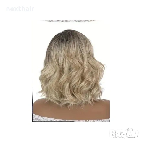 Модерна пепеляво руса перука с тъмни корени - чуплива, асиметрична прическа, снимка 2 - Аксесоари за коса - 53727909