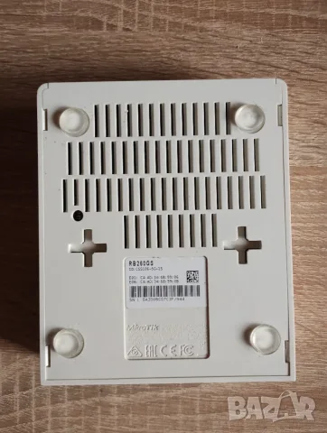 2 броя Mikrotik RB260GS, снимка 6 - Рутери - 56104862