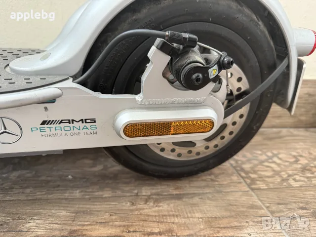 Тротинетка 
Xiaomi AMG Petronas, снимка 2 - Скейтборд, ховърборд, уейвборд - 55779015
