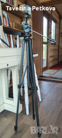 Професионален видео статив Velbon (Vel-flo 5) + LED светлина Hama, снимка 3 - Чанти, стативи, аксесоари - 53732829