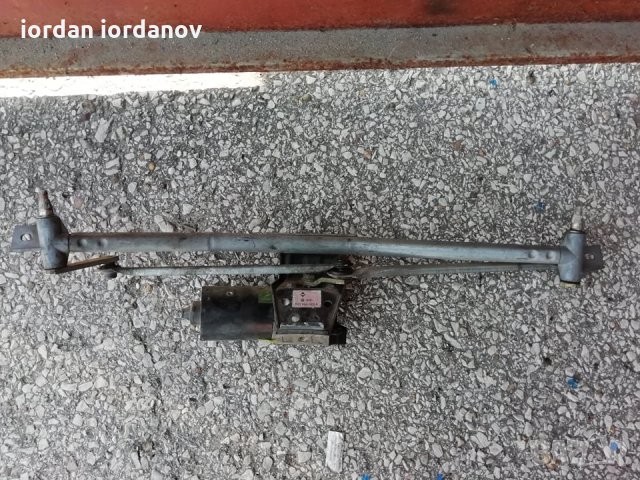 Моторче Предни Чистачки Ауди Б4, снимка 2 - Части - 34082924