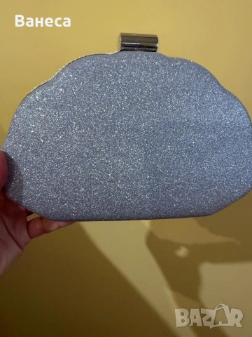 Елегантна нова чантичка, снимка 2 - Чанти - 53850399