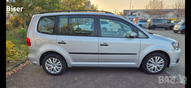 VW Touran , снимка 5 - Автомобили и джипове - 52918775
