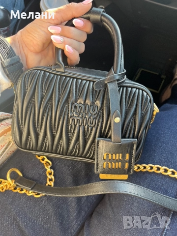 Нови дамски чанти Miu miu Guess Armani, снимка 12 - Чанти - 52403658