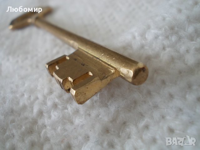 Стар бронзов ключ SILCA, снимка 7 - Антикварни и старинни предмети - 42065553
