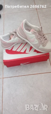 Дамски маратонки Nike 36,5 . , снимка 4 - Маратонки - 51223309