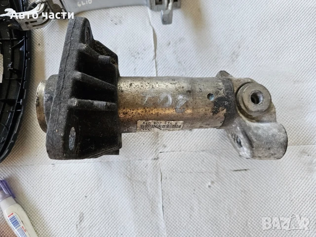 Скоба за монтаж на предна броня за Audi A4 S4 B6 8E 8H 8E0807134B, снимка 2 - Части - 51072536