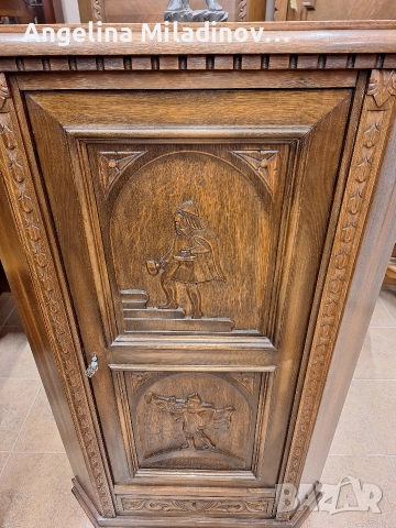 Винтидж ъглов шкаф с богата дърворезба , снимка 2 - Шкафове - 52990785