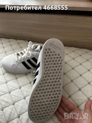 Продавам оригинални обувки Адидас., снимка 2 - Дамски обувки на ток - 52652475