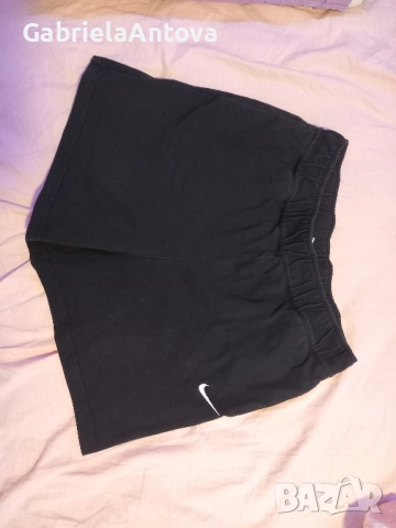 къси панталонки Nike, снимка 4 - Къси панталони и бермуди - 51502788