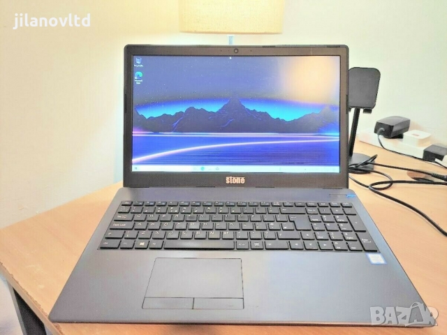 Лаптоп Stonebook P11C I5-7200U 8GB 256GB SSD 15.6 HD Windows 10, снимка 1 - Лаптопи за работа - 36103533