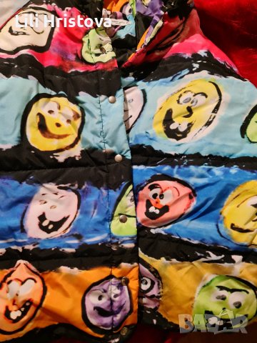 Пъстър елек с усмивки