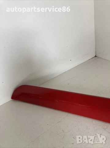 Задна лява декоративна лайсна за врата червена за Volvo S40 2.0 TDI (2009) 08694732, снимка 2 - Части - 53793455