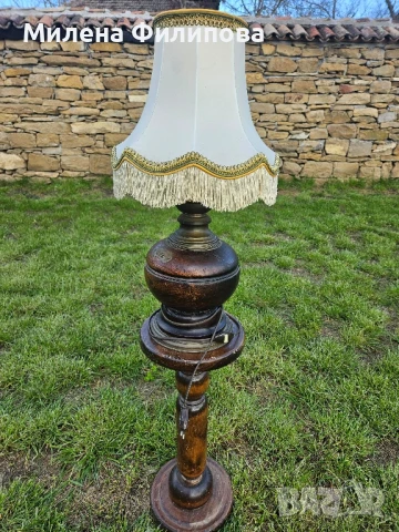 Старинна лампа с ресни