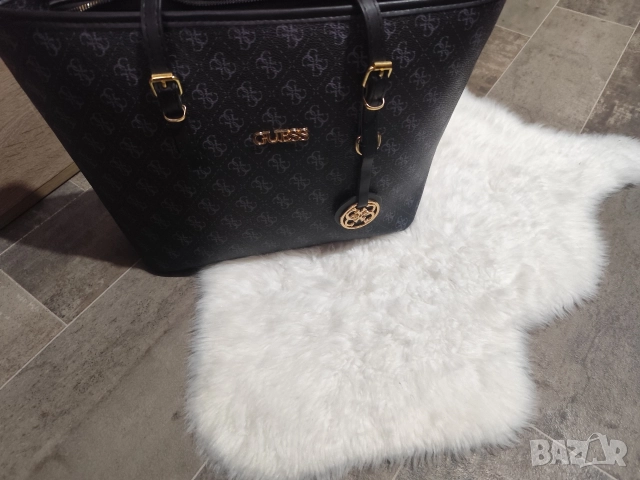 Стилна дамска чанта