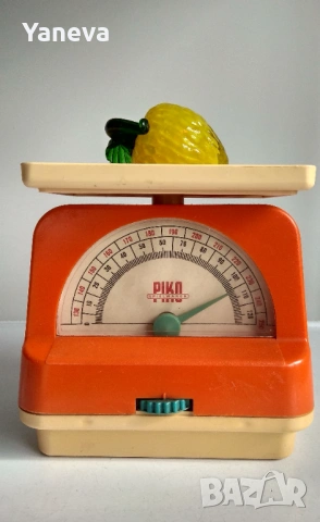 Vintage , детски кантар на марка PIKO . Цена 15 евро. , снимка 2 - Образователни игри - 53512865