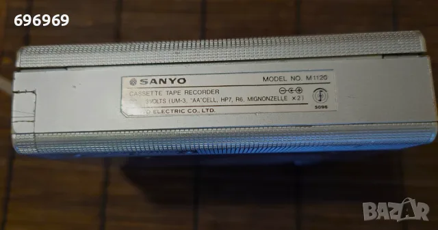 Мини касетофон Sanyo Vintage M1120 с вграден високоговорител., снимка 4 - Радиокасетофони, транзистори - 56254054