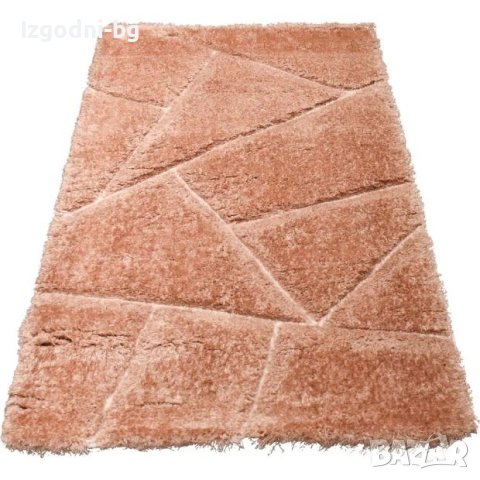 Модерен кафяв (с розов отенък) килим с геометрични фигури - различни размери, снимка 1