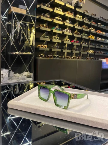 очила с черен обикновен калъф и ув защита louis vuitton, снимка 3 - Слънчеви и диоптрични очила - 51410614